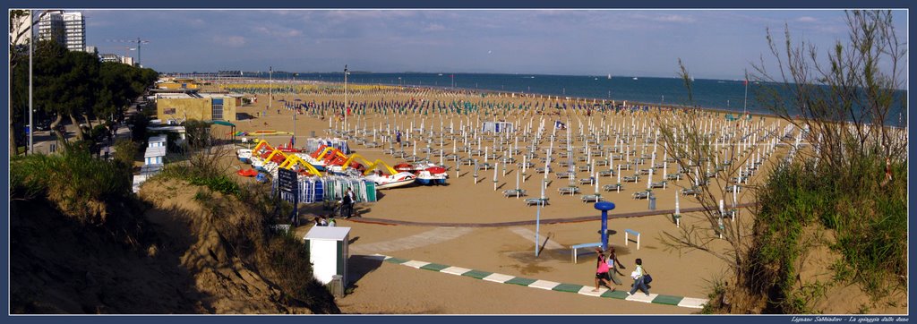 Lignano Sabbiadoro - La spiaggia dalle dune by Ugo Messali