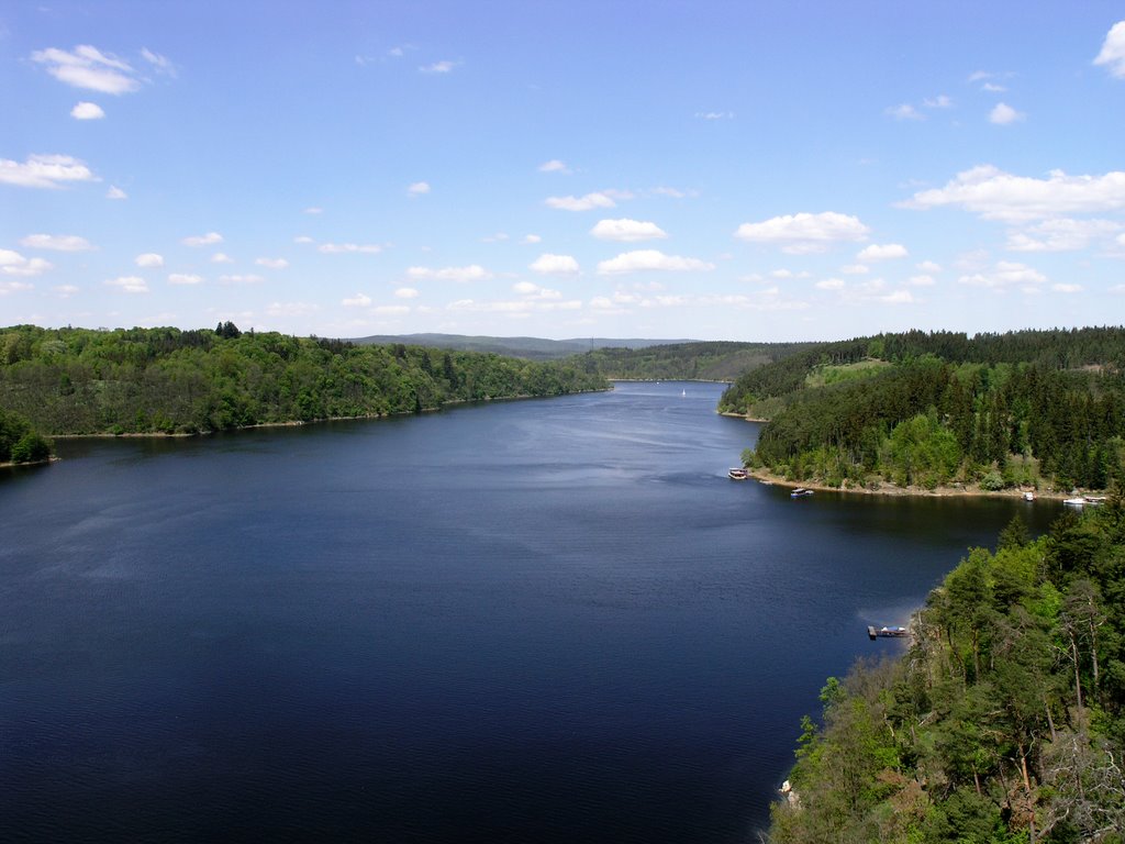 Orlík dam by caravel