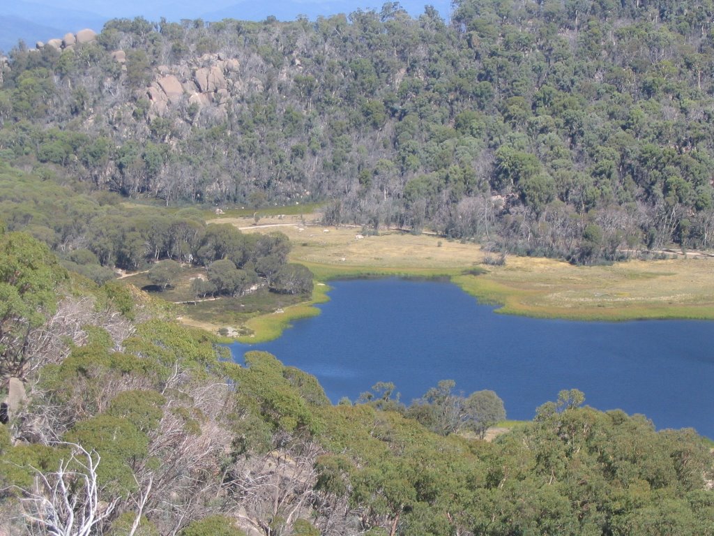 Lake Catani by hgblues