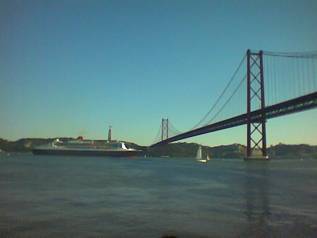 Queen Mary 2 and ponte 25 abril. Lisboa 2004. by atego1828