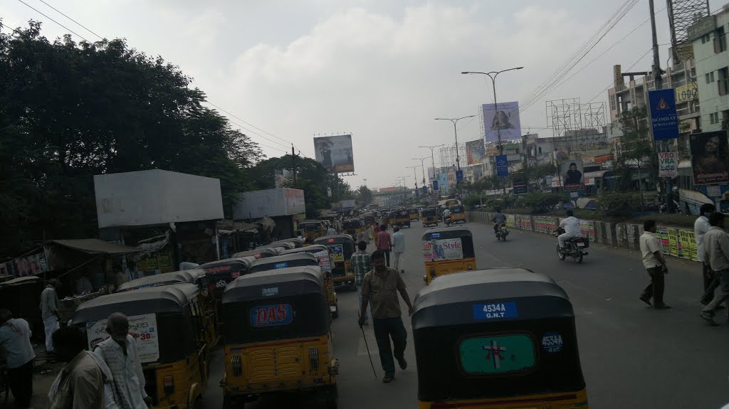 Auto Trafic,Thamma Ranga Reddy Nagar, Guntur, Andhra Pradesh 522001, India by kamalakaranthati