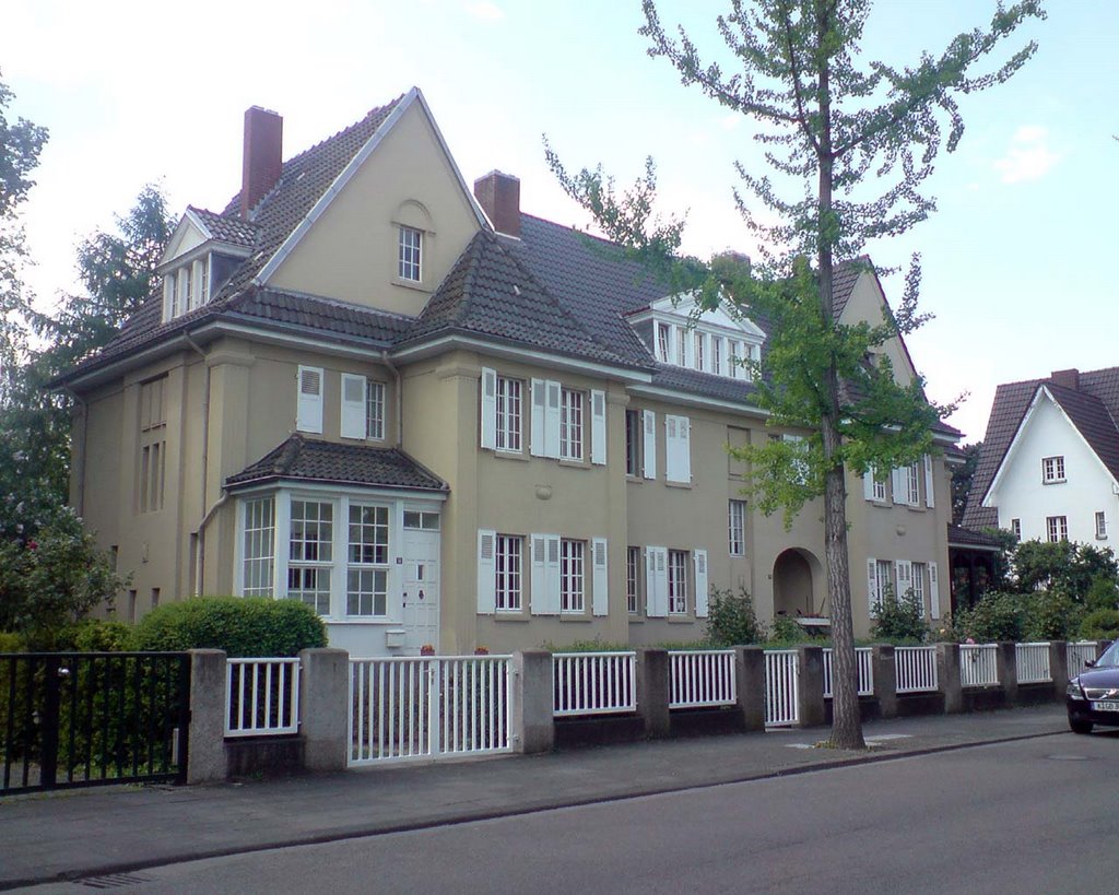 Köln-Sürth.Haus Denkmal bei Ulmenallee. by marhelle