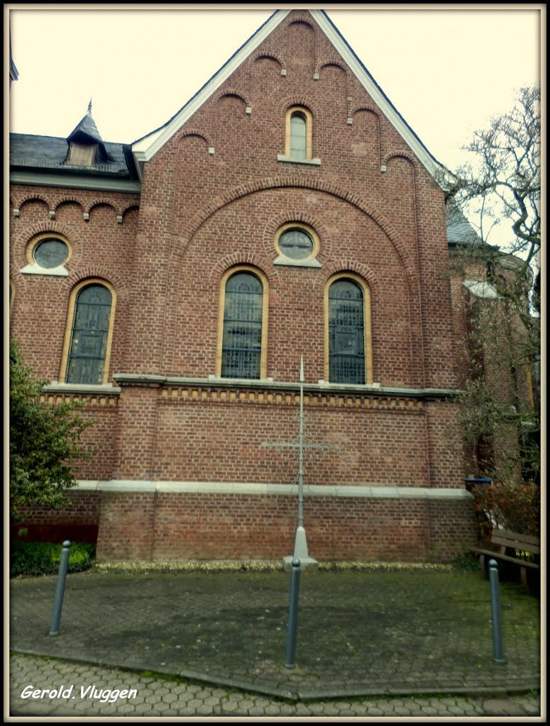 Kruis tegen de Kerk Berensberg....moet er ook terug......2014 by Gerold Vluggen