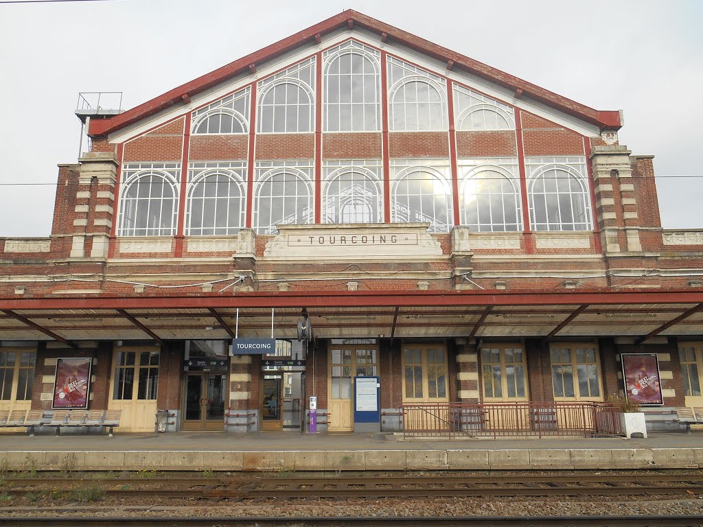 Voie E, Gare SNCF de Tourcoing by A.L. Photography