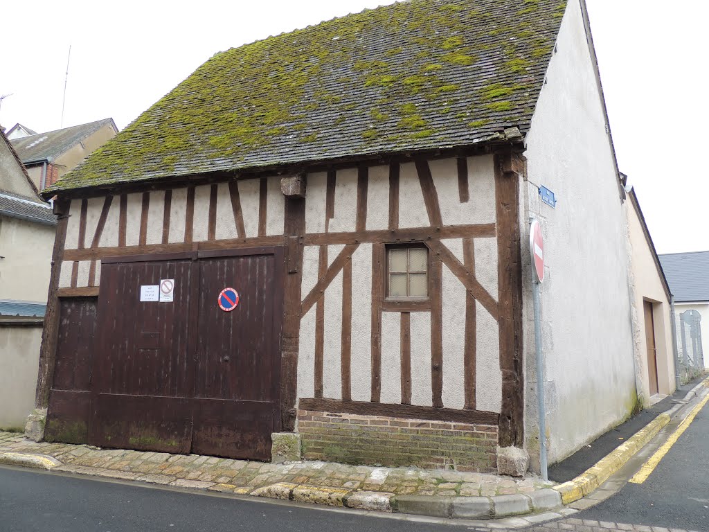 Bonneval, garage à pans de bois by tofil44