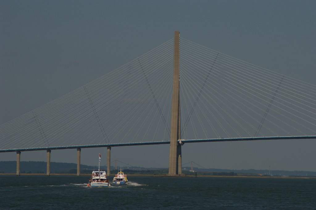 Pont de Normandie vu de Honfleur by H.Vanaquer