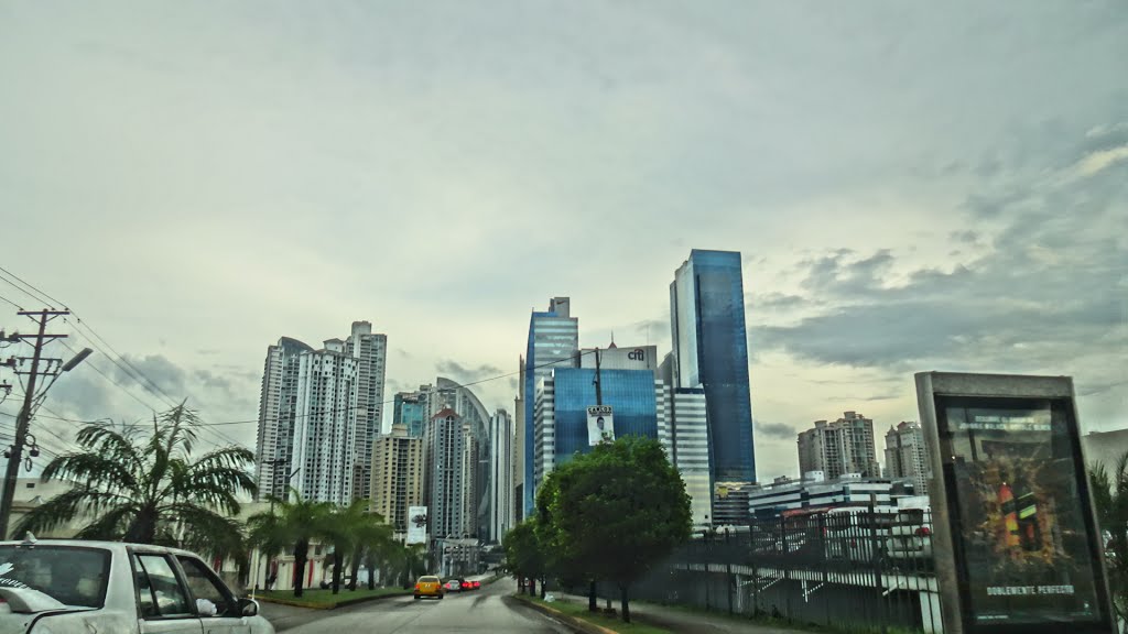 Ciudad de Panamá by Arturo Sottolichio