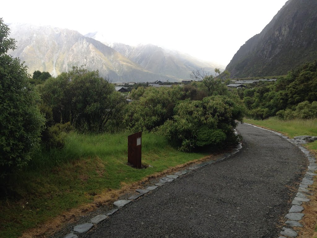 Public Shelter At Mt Cook by Steve Busson