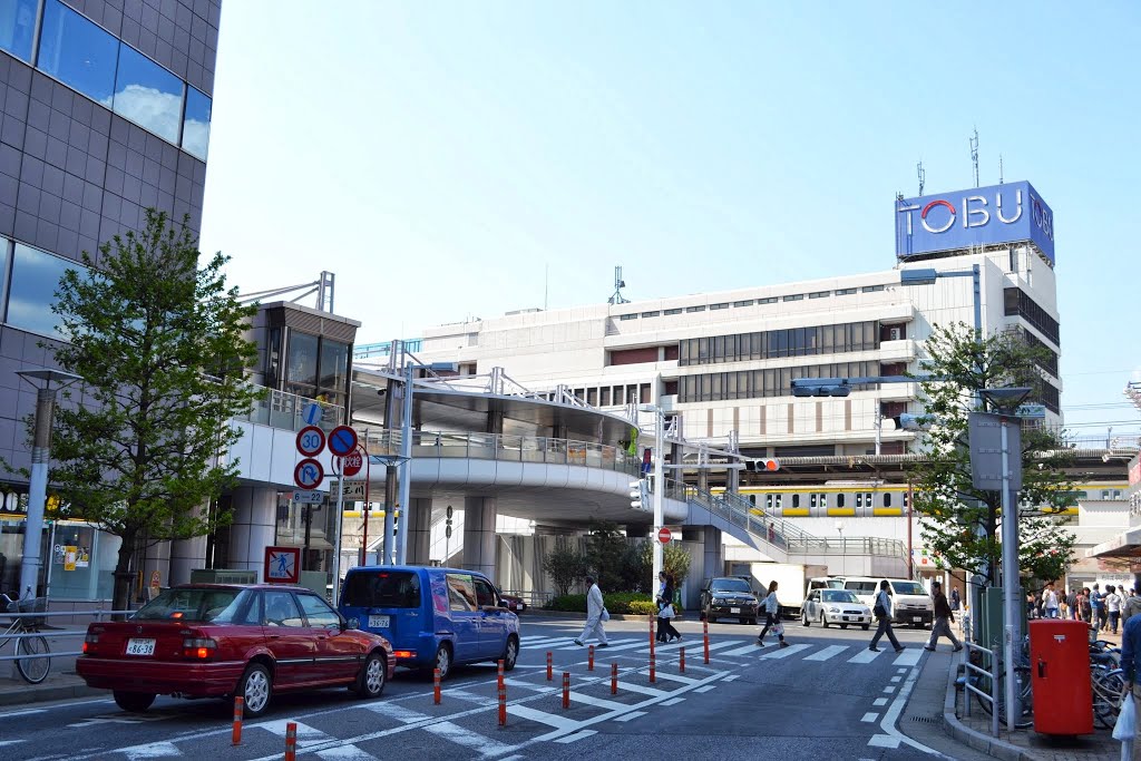 Funabashi Station, Funabashi City, Chiba 船橋駅, 千葉・船橋市 by Katsumi Yokoyama