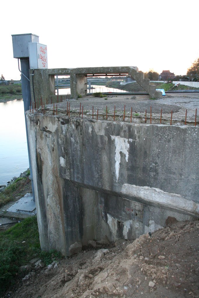 SVV anti-tankbunker nr.2 gunport by Sander van Valen