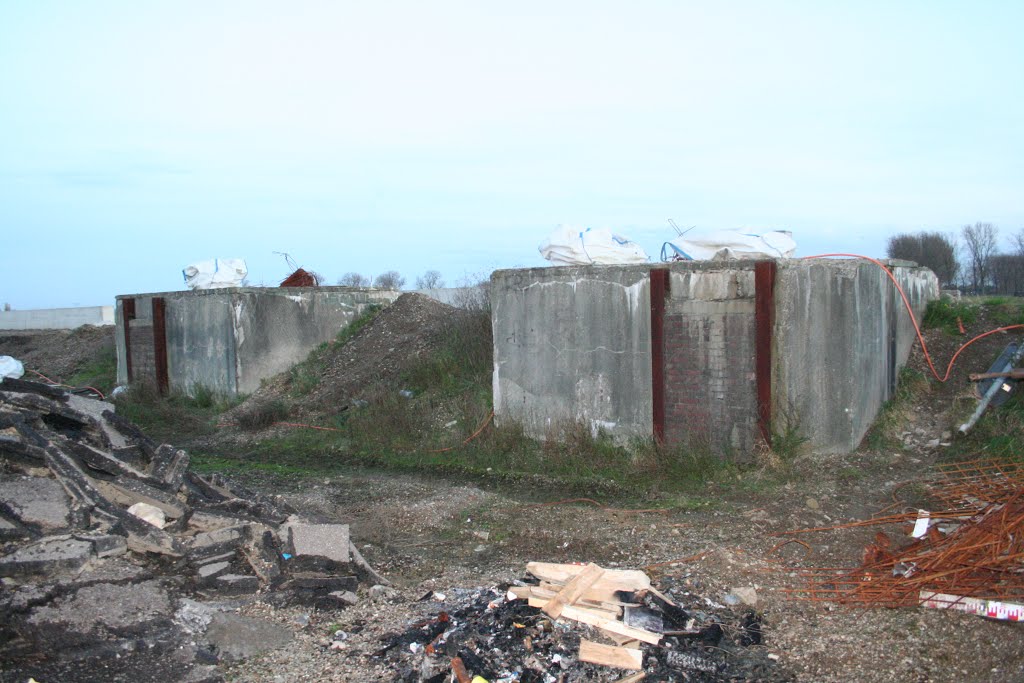 SVV anti-tankbunker nr.2 Entrance by Sander van Valen