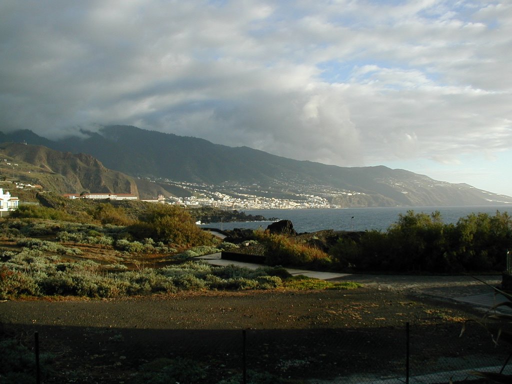 Santa Cruz de la Palma by Gustavo Llobet