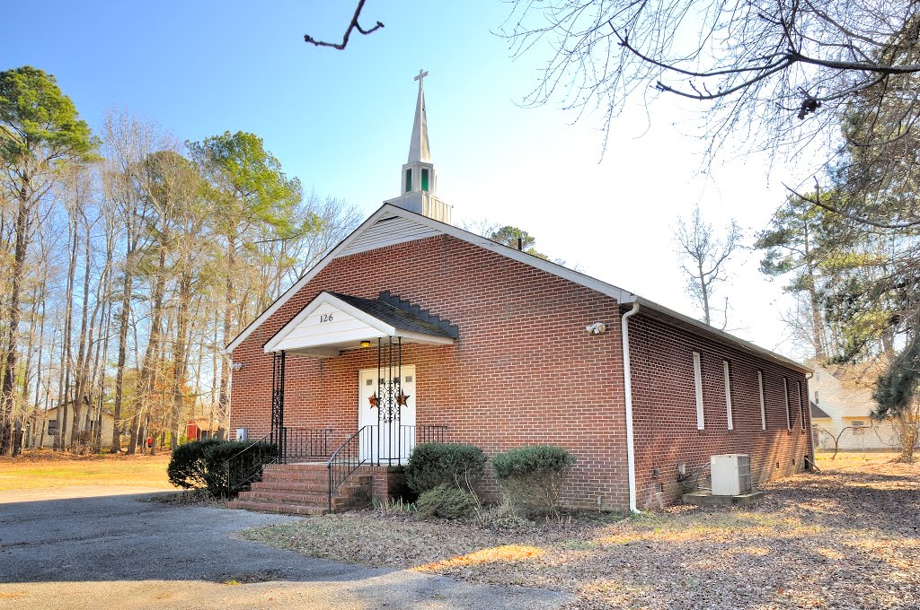 VIRGINIA: HAMPTON: Saunders Road Church of the Nazarene, 128 Saunders Road by Douglas W. Reynolds, Jr.