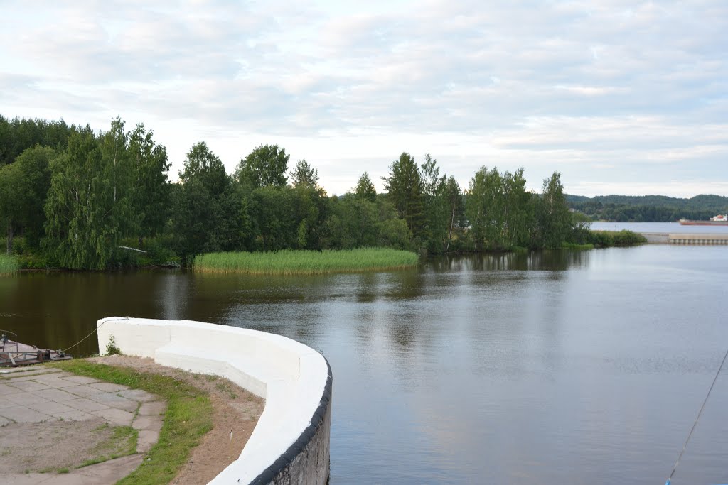 Belousovo, Vytegorsky District, Vologda Oblast, Russia. by Nicola e Pina Russia 2013