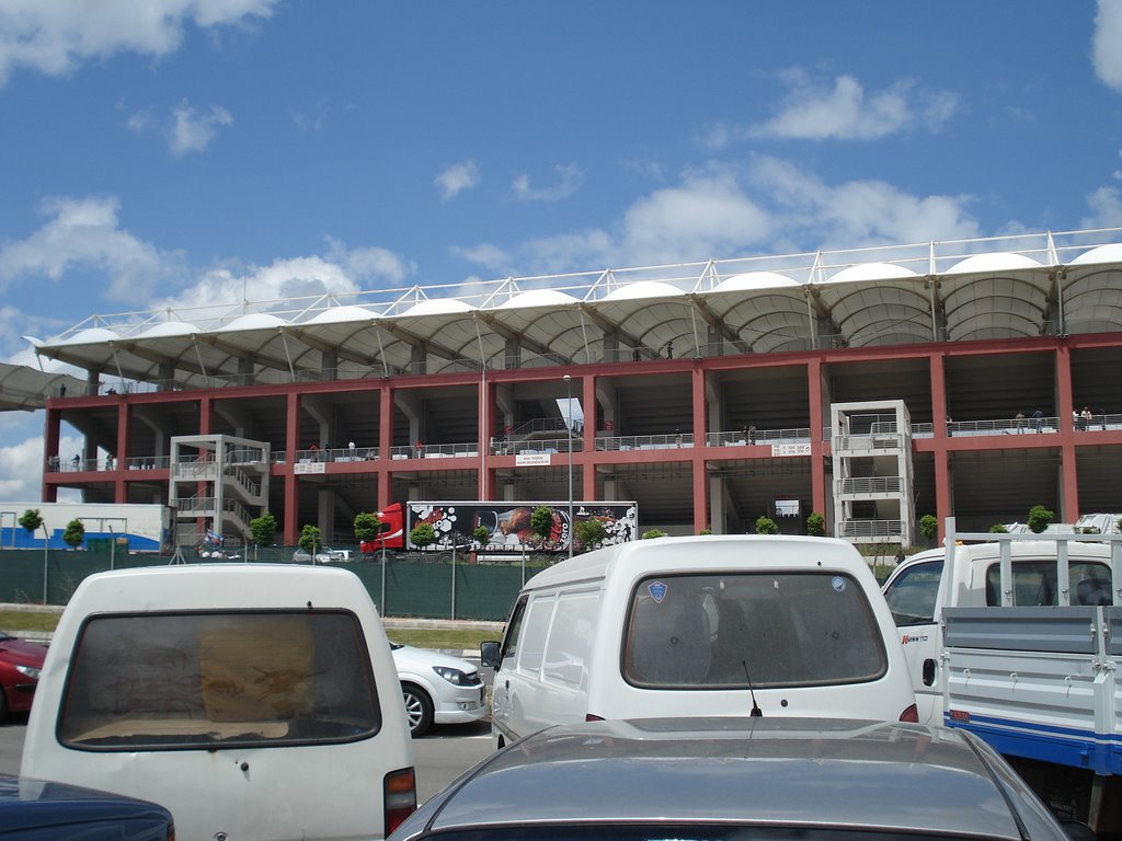 Car Park behind the Main Grandstand by richo_8000