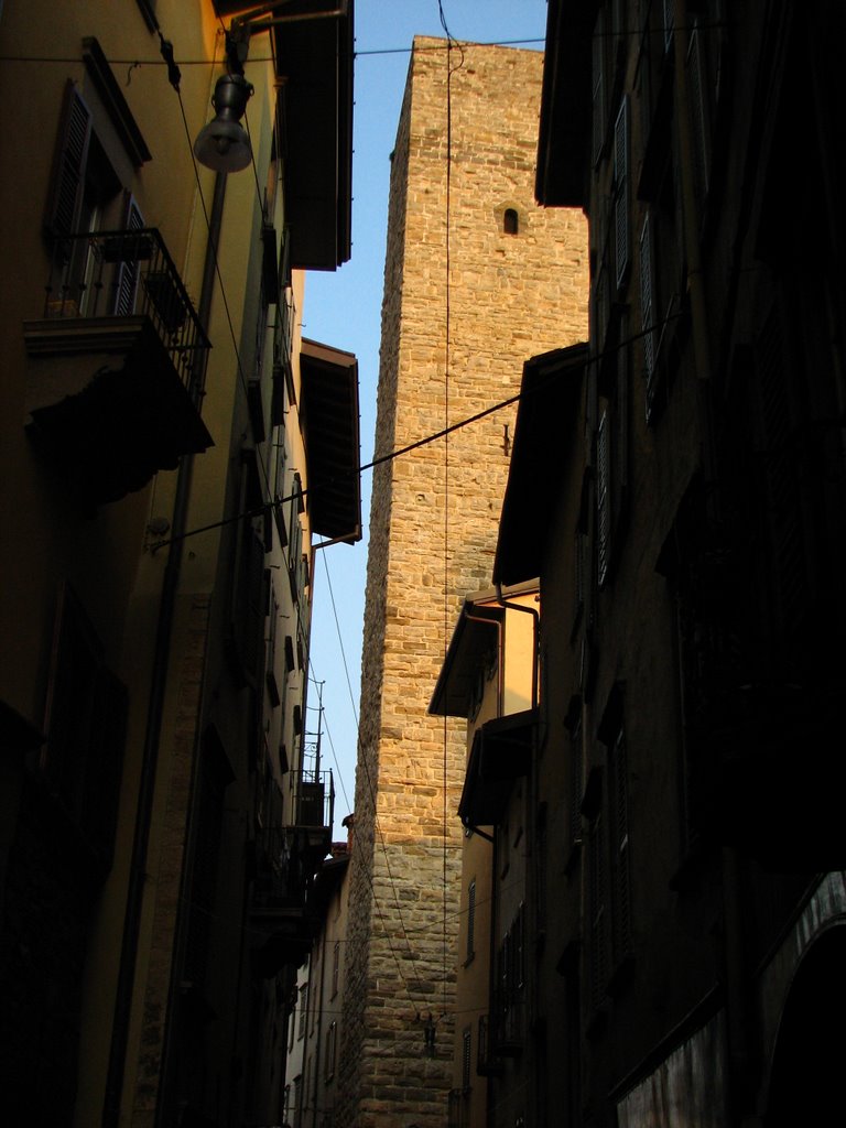 Bergamo (Città Alta) antica Casa torre by Salvatoreric