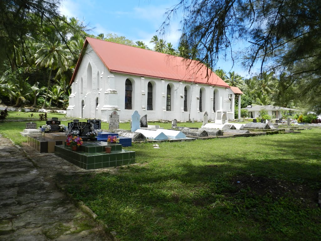 Oneora church in Mangaia Island by F4BKV Vincent