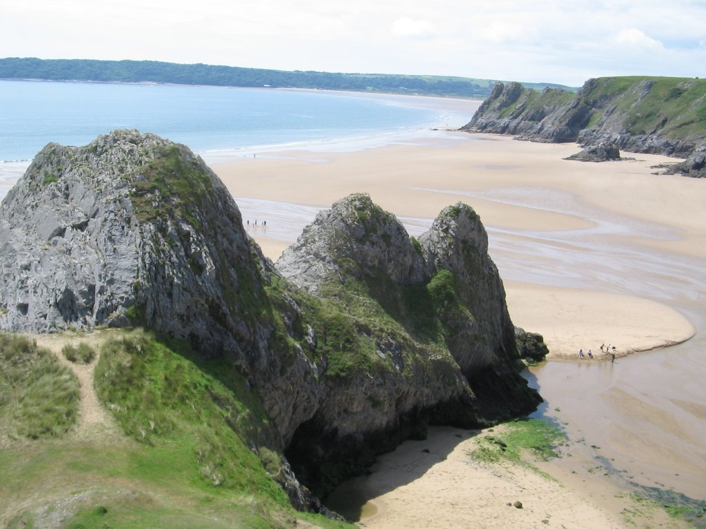 Beach at 3 cliffs bay swansea by cowbridgeguide.co.uk