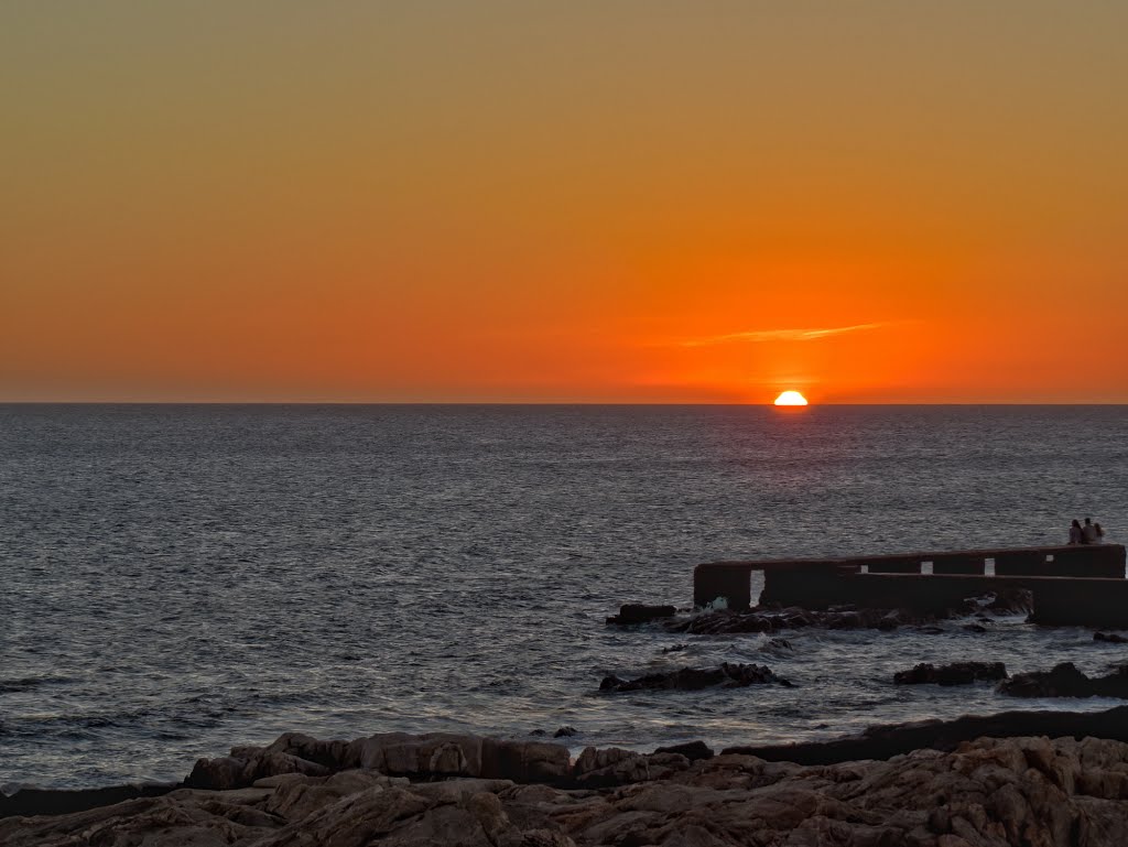 Atardecer en Punta Carretas - Montevideo by Javier Mañana