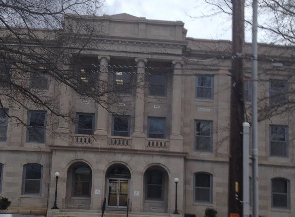 The Franklin County Court House in Union Missouri. by JBTHEMILKER