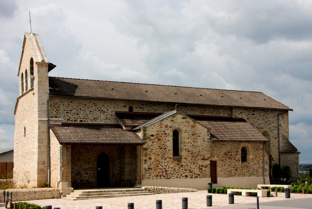 Panazol : l'église14é siècle, gothique avec vestiges romans by macrobert