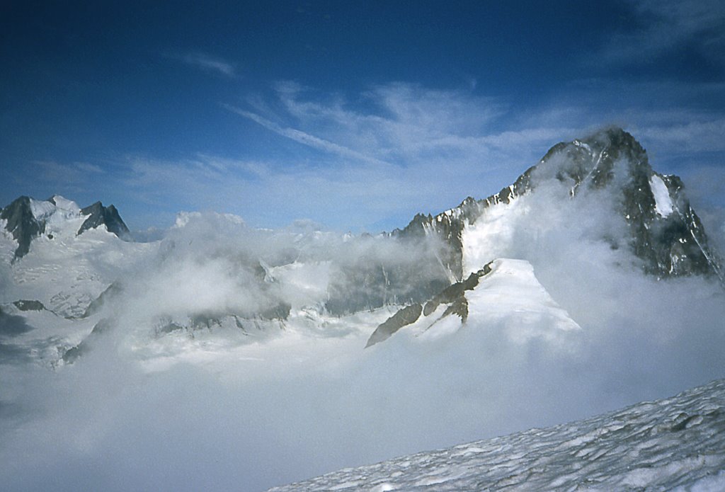 Dai pendii dell'Oberaarhorn il Finsteraarhorn by Giovanni Malinverni