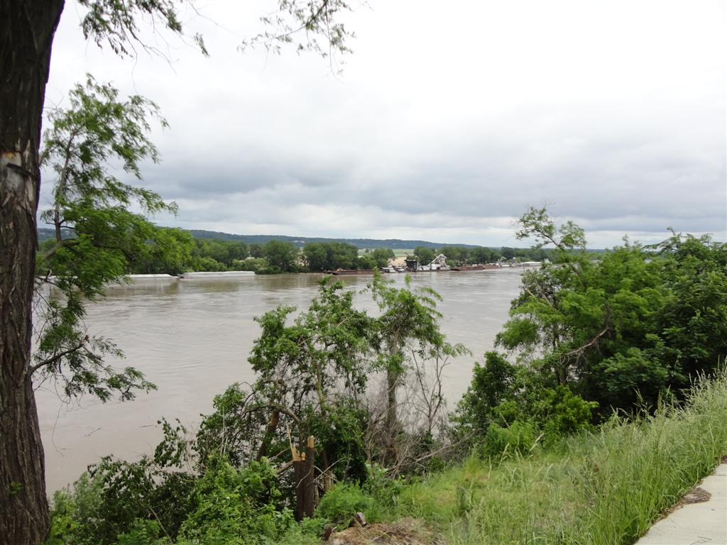 Missouri River flooding, Jefferson City, MO by marnox1