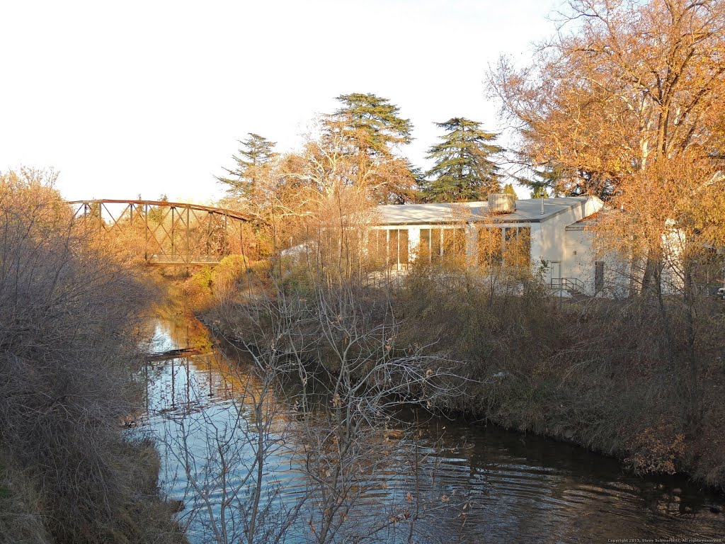 Roseville Veterans Memorial Hall above Dry Creek, Roseville, California by Steve Schmorleitz, NationalParkLover.com