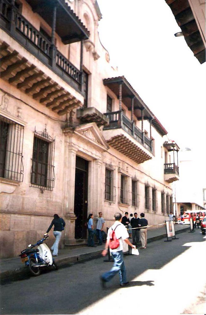 Calle de Tunja by Beatriz Mojica