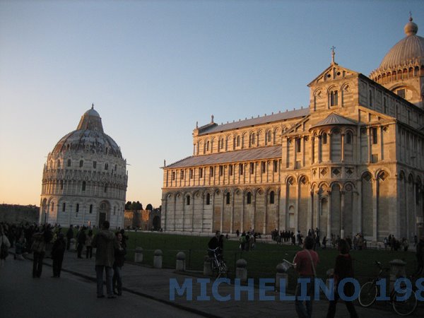 PIAZZA DEI MIRACOLI by michelino1980