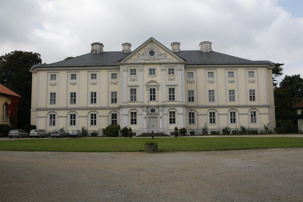 Schloss Brueggen by HendrikB