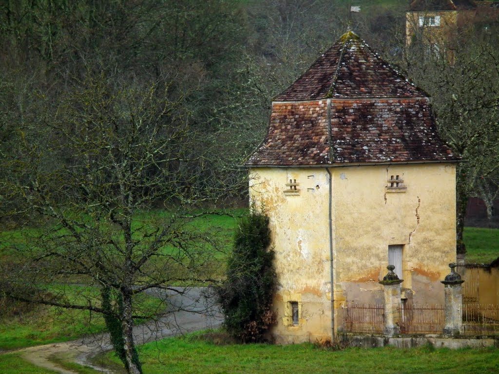 Pigeonnier by pauldeville