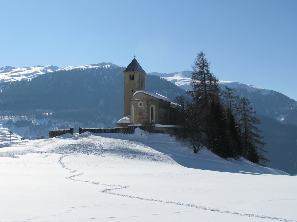 Blick auf Kirche Sta. Maria in Lantsch by Marcel Köhle