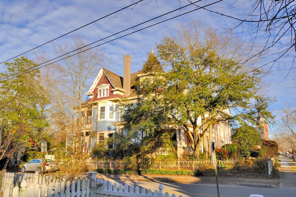 NORTH CAROLINA: ELIZABETH CITY: large private residence, 312 West Main Street by Douglas W. Reynolds, Jr.