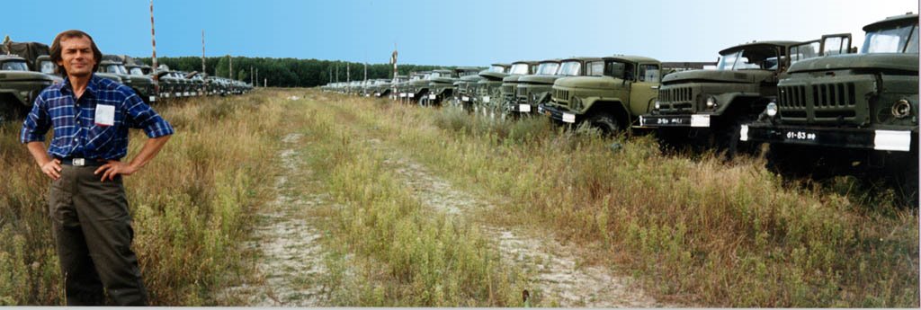 Tchernobyl : le cimetière des véhicules avec mon ami Eduard Denisenko by Hillion