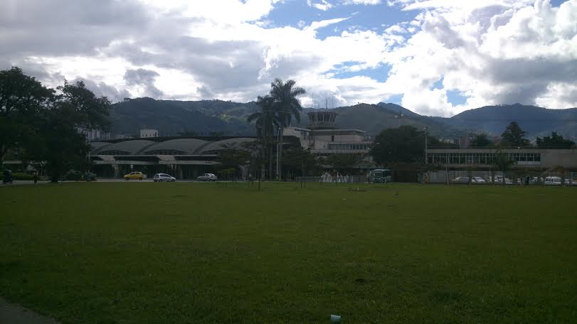 Aeropuerto Enrique Olaya Herrera - Medellín by Jramizam - Emperador