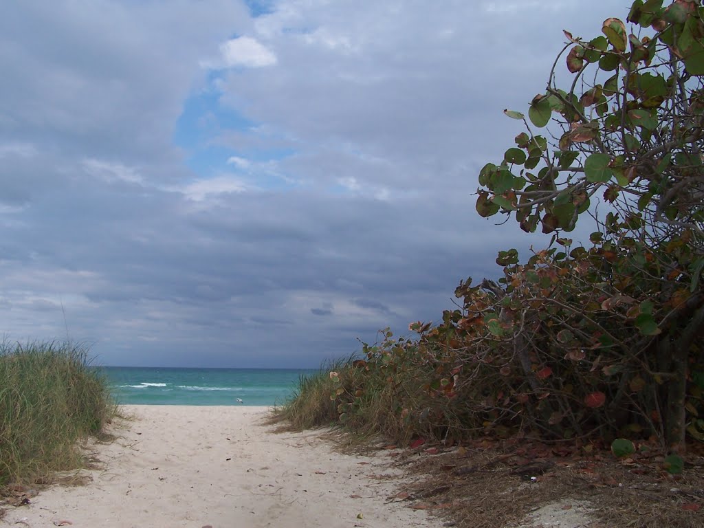 Surfside, Florida by Watchung MountainMan