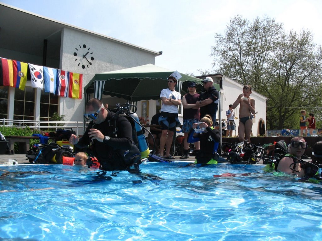 Schnuppertauchen im Freibad Trier-Nord by TriererSporttaucher