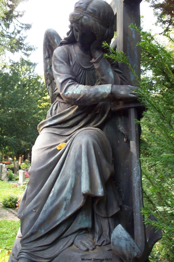 Auf dem Bergfriedhof in Heidelberg by Michael Ohmsen