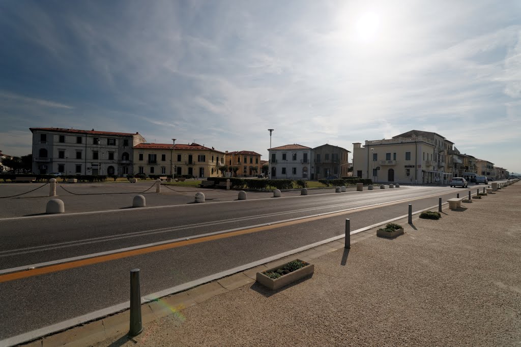 Marina di Pisa - Piazza Sardegna - View ESE by txllxt