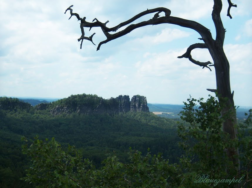 Blick zum "HohenThorstein" by blauezampel