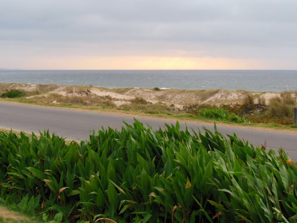 Playa desde Calle A y costanera - Las Toscas by Ed. Rodríguez Prati