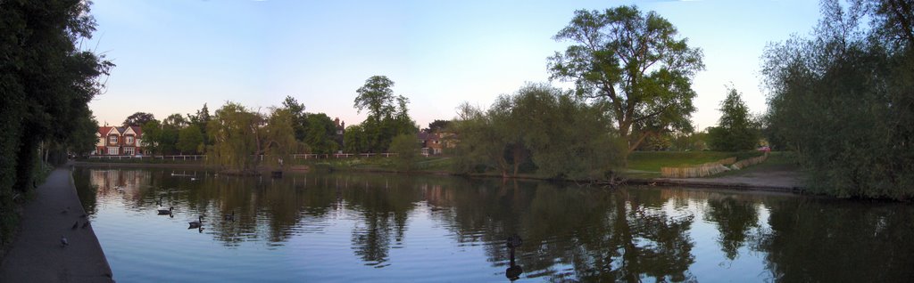 Prickend Pond Chislehurst by cockney Laurie