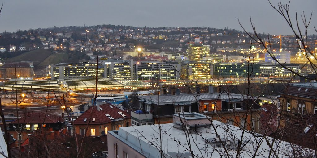 Blick zum Hauptbahnhof in Stuttgart by Qwesy