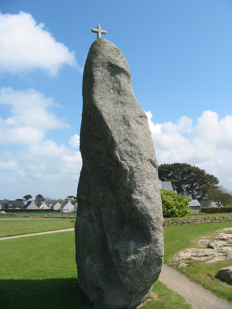 Menhir de Brignogan by q33