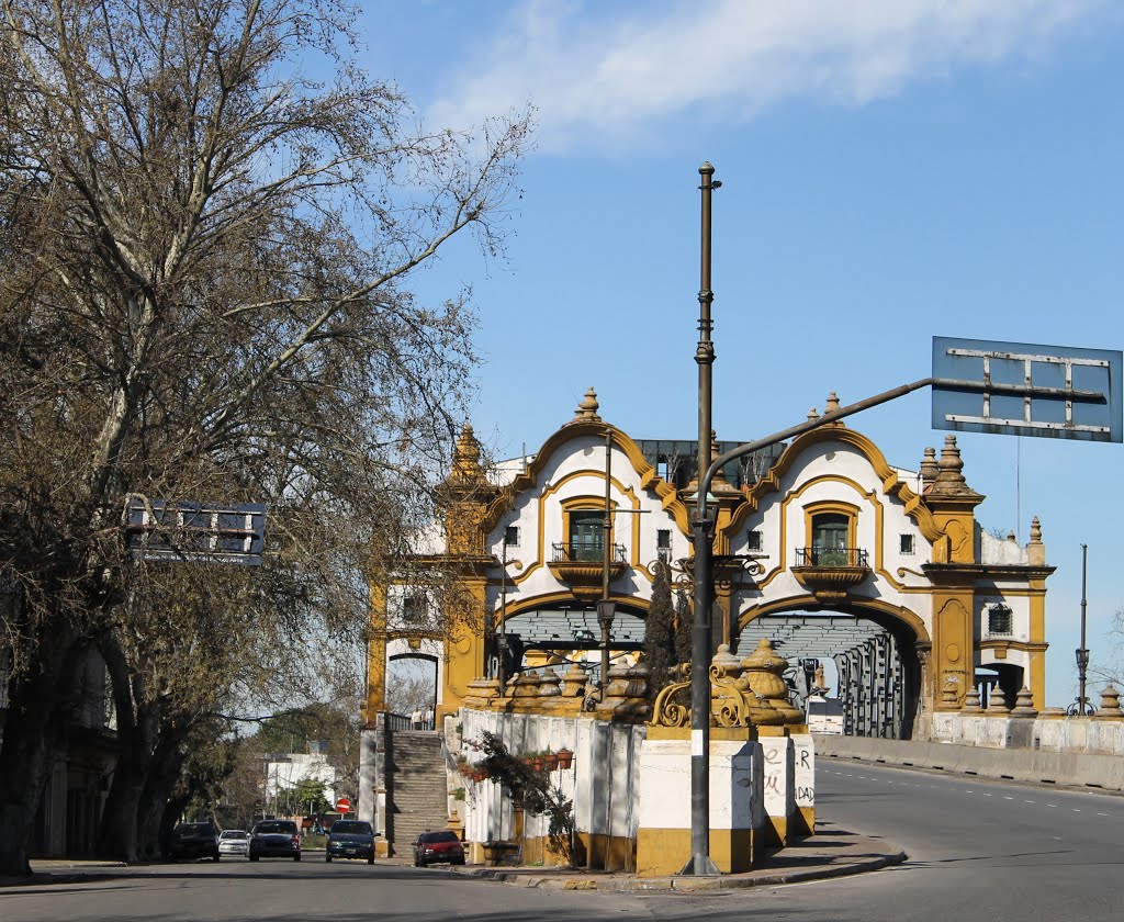 Puente Alsina by Laura Valerga