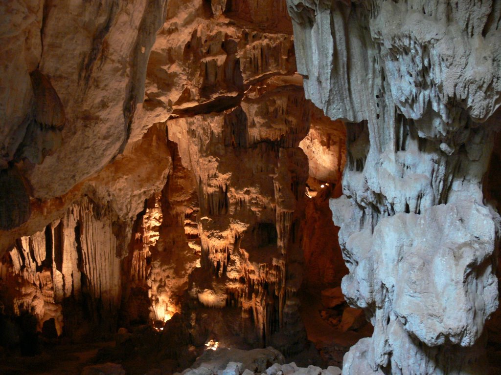 Grotte des Demoiselles (Hérault) by Naru Kenji