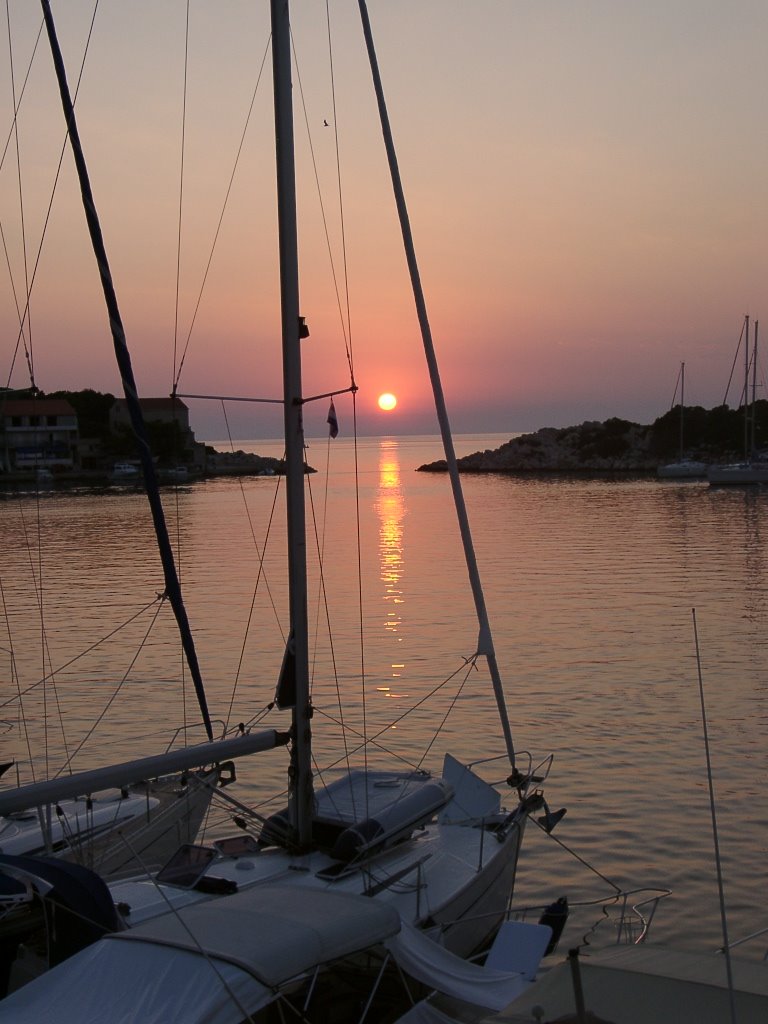 Lastavo Island: Zaklopatika bay sunset by Steve Hillary