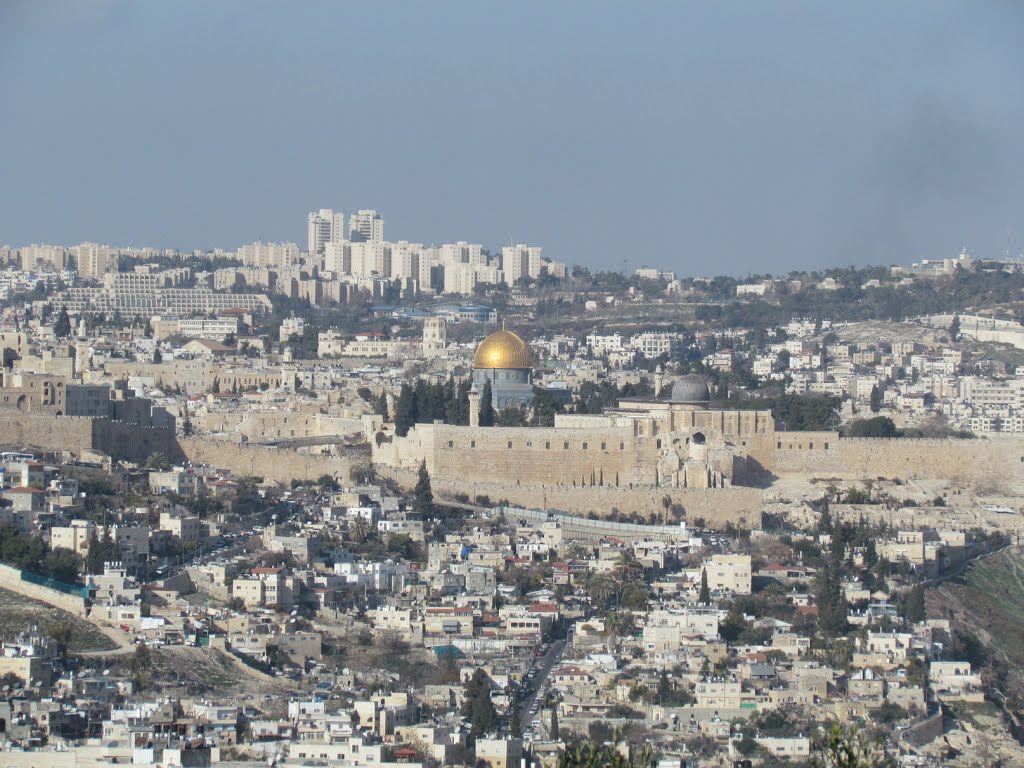 יום טיול בירושלים הר המנוחות גבעת שאול האדמור מזאוויל שוק מחנה יהודה מתחם התחנה טיילת ארמון הנציב by Kobi Zilberstein