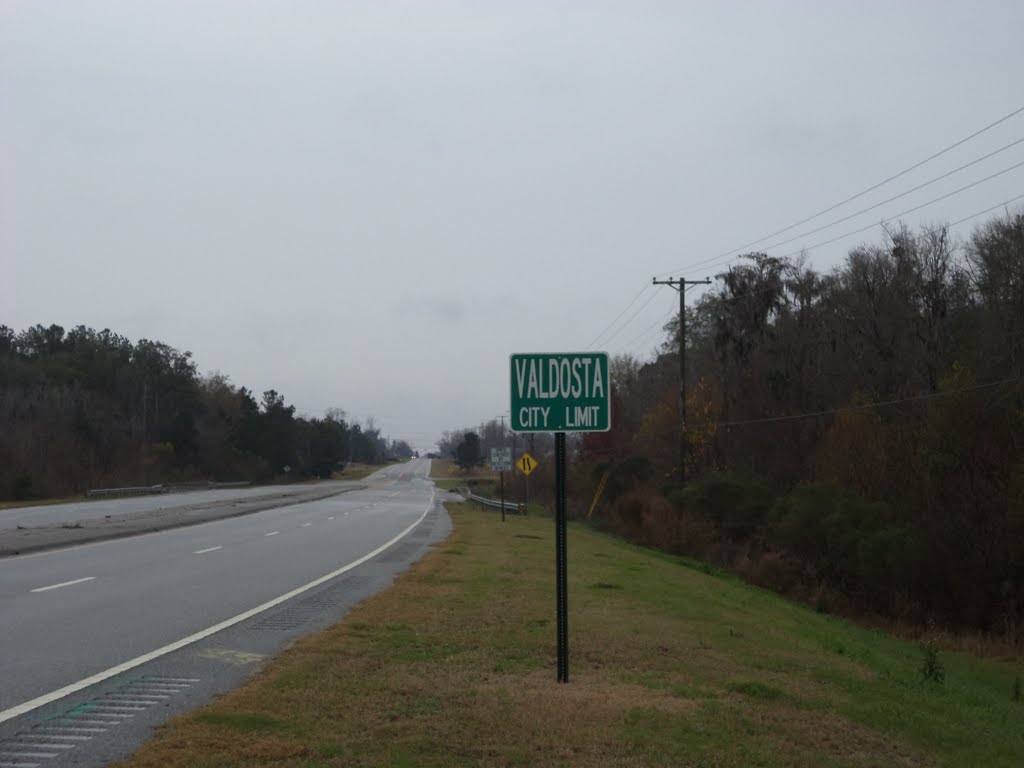 Valdosta City Limit, Old Clyattville Road, Valdosta by mriveraz